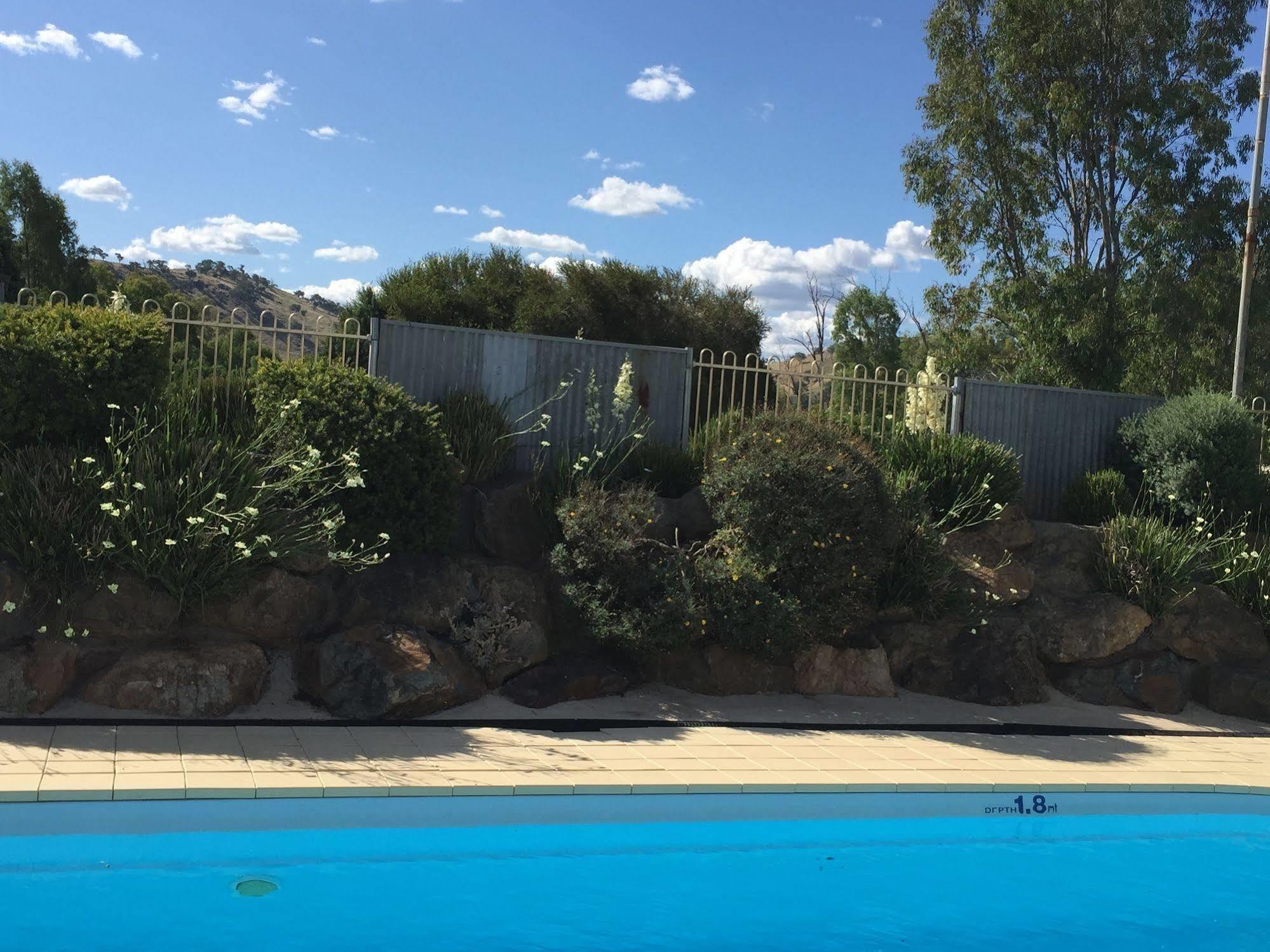Tuckerbox Motor Inn Gundagai Exterior foto
