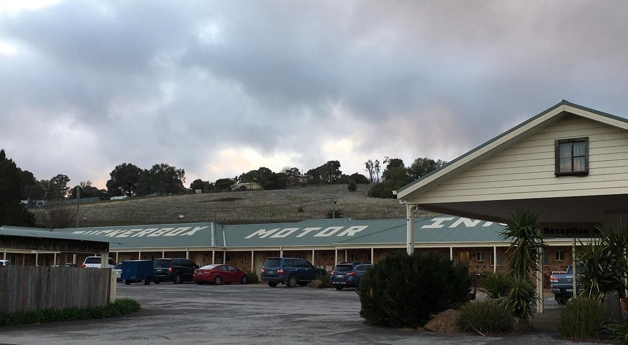 Tuckerbox Motor Inn Gundagai Exterior foto